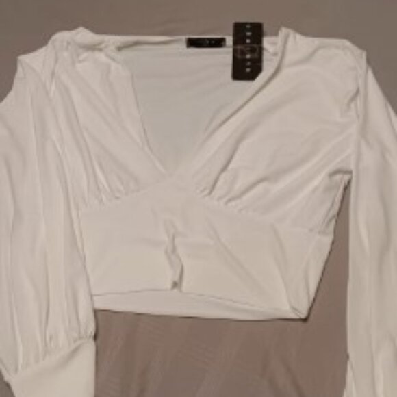 Saint Cropped Long Sleeve Top Women's XL Plunging V Neck White Lined Front - NWT - Picture 1 of 8